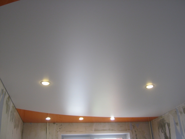 Фотографии потолков комбинированные разными полотнами